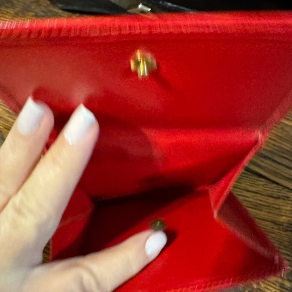 Louis Vuitton read Epi wallet - Picture 6 of 8